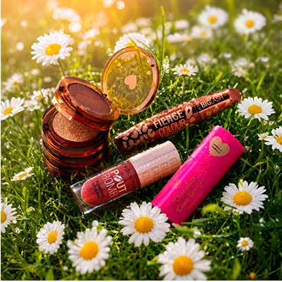 Бесплатный Набор Косметики от I Heart и Makeup Revolution